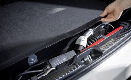 2023 Mercedes-Benz GLC Plug-in-Hybrid AMG Line MANUFAKTUR (Color: Diamond White Bright) Trunk Wallpapers 450x275 (67)