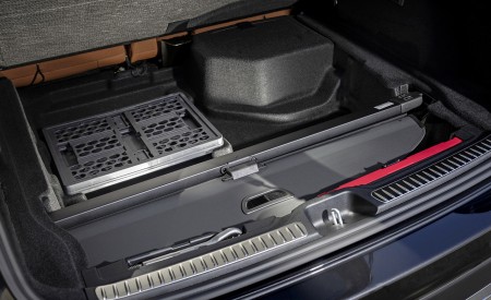 2023 Mercedes-Benz GLC Plug-in-Hybrid AMG Line MANUFAKTUR (Color: Diamond White Bright) Trunk Wallpapers 450x275 (68)