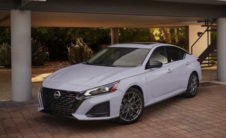 2023 Nissan Altima Front Three-Quarter Wallpapers  450x275 (11)