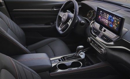 2023 Nissan Altima Interior Wallpapers 450x275 (26)