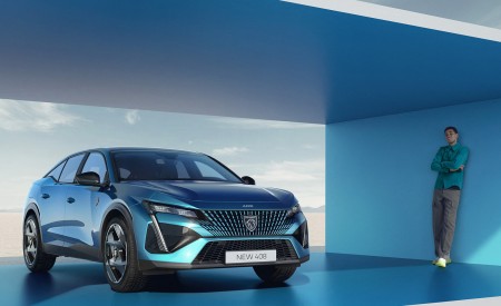 2023 Peugeot 408 PHEV (Color: Obsession Blue) Front Three-Quarter Wallpapers 450x275 (21)