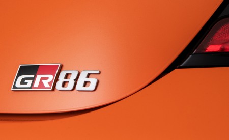 2023 Toyota GR86 Special Edition (Color: Solar Shift) Badge Wallpapers 450x275 (7)