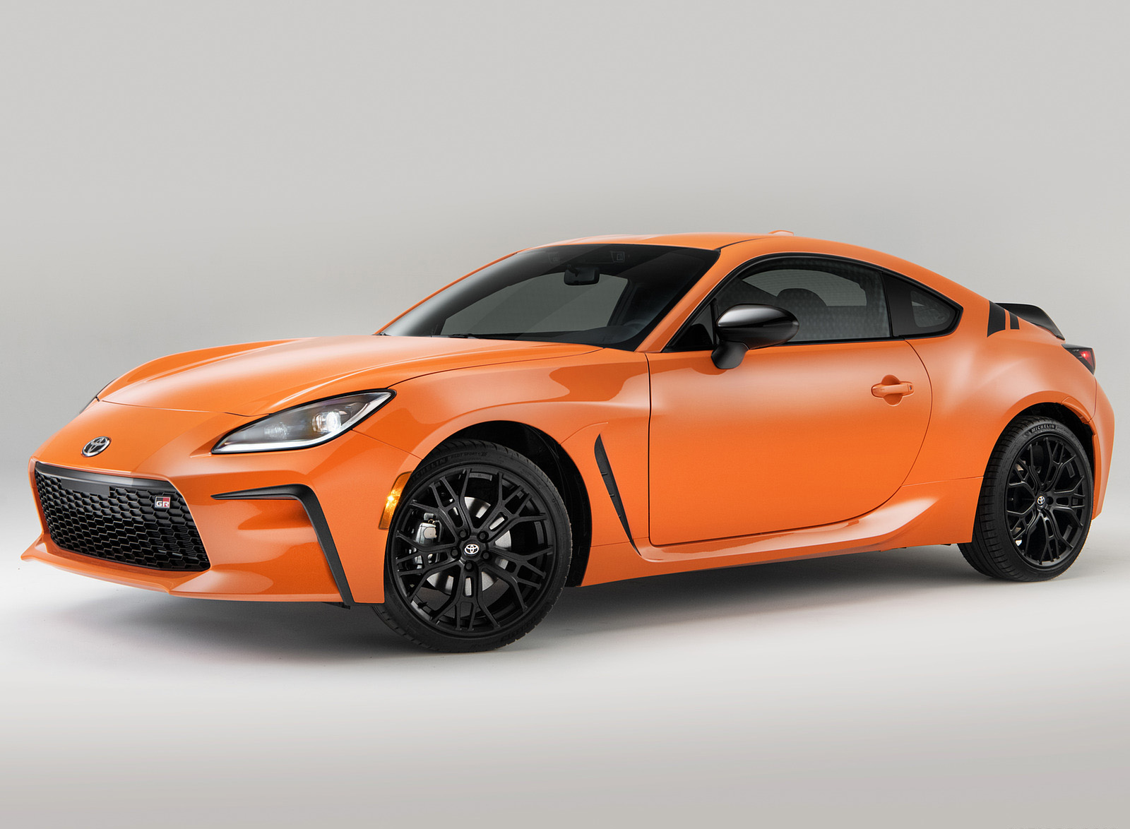 2023 Toyota GR86 Special Edition (Color: Solar Shift) Front Three-Quarter Wallpapers (1)