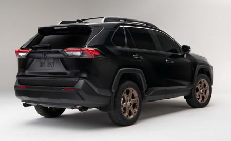 2023 Toyota RAV4 Hybrid Woodland Edition Rear Three-Quarter Wallpapers 450x275 (2)