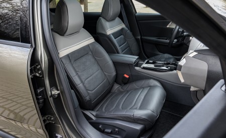 2022 Citroën C5 X Hybrid Interior Front Seats Wallpapers 450x275 (31)