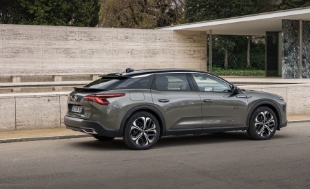 2022 Citroën C5 X Hybrid Rear Three-Quarter Wallpapers 450x275 (7)