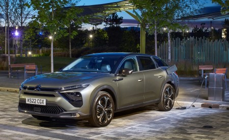 2022 Citroën C5 X Hybrid UK version Front Three-Quarter Wallpapers 450x275 (22)