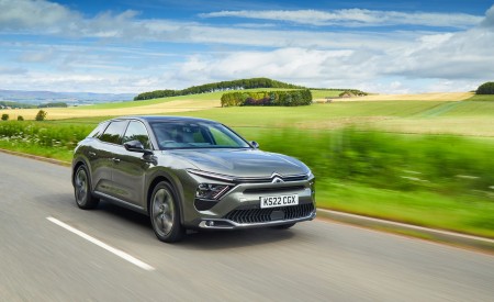 2022 Citroën C5 X Hybrid UK version Front Three-Quarter Wallpapers 450x275 (3)
