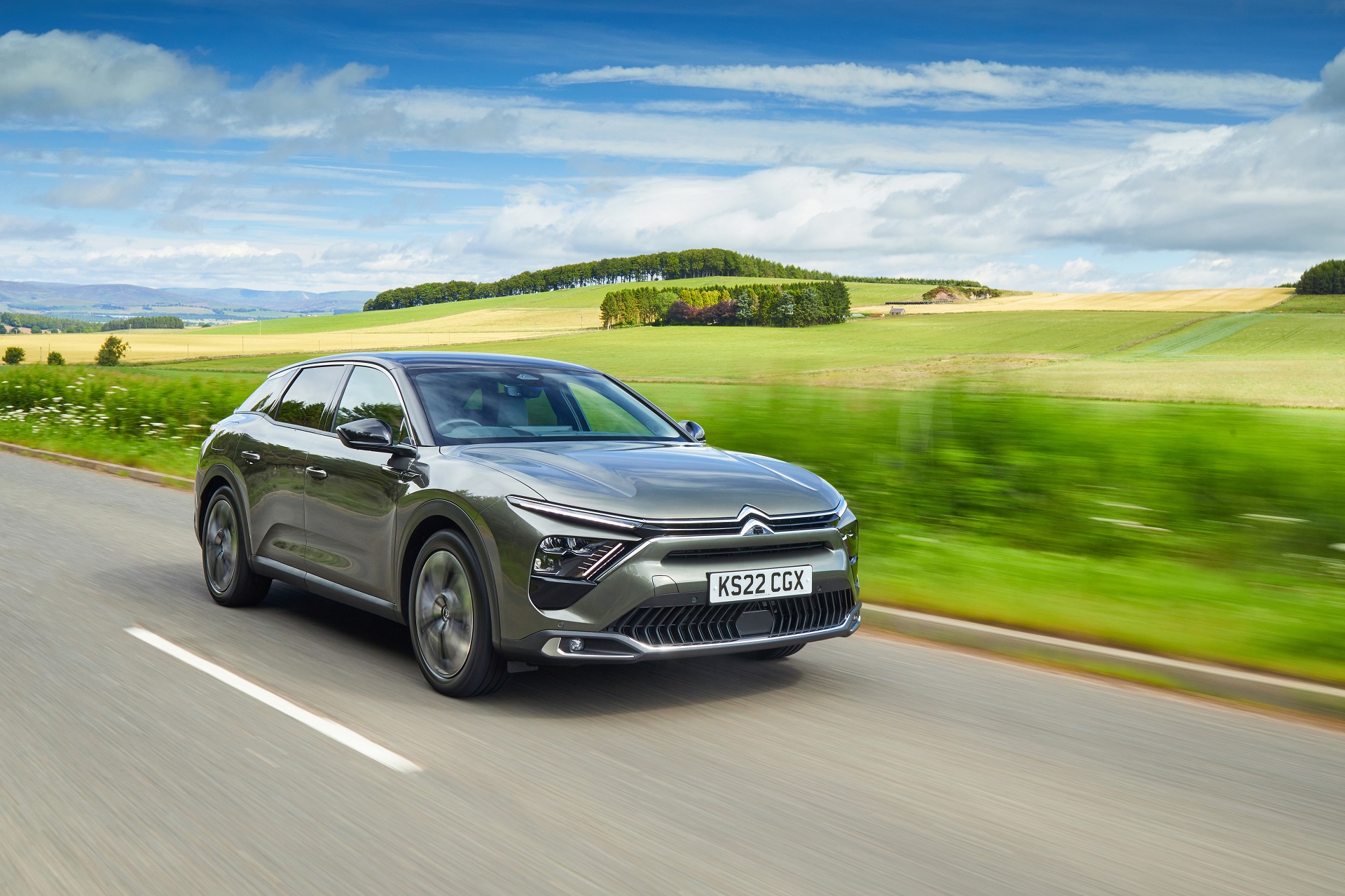 2022 Citroën C5 X Hybrid (UK-Spec) Front Three-Quarter Wallpapers (3)