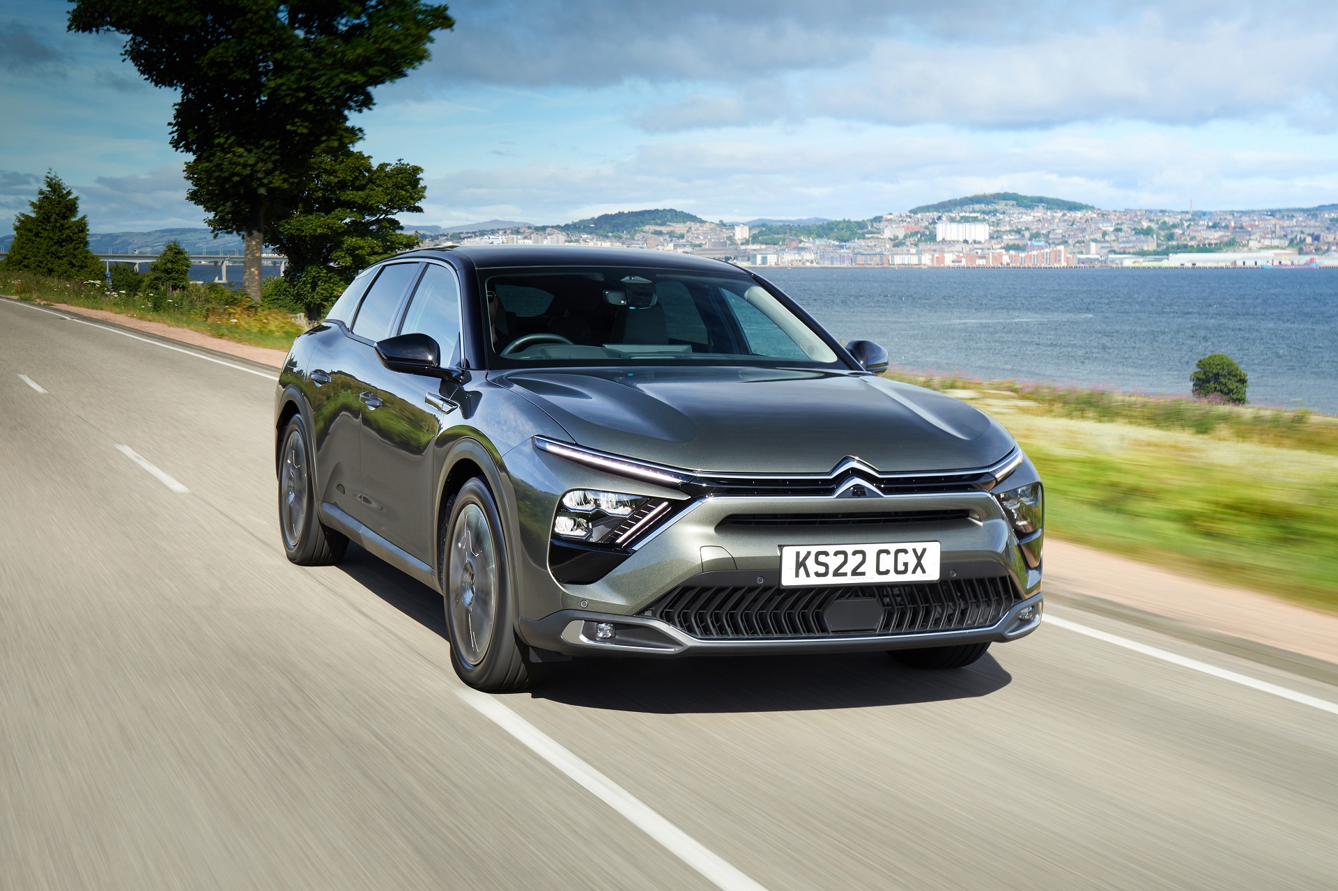 2022 Citroën C5 X Hybrid (UK-Spec) Front Wallpapers (1)