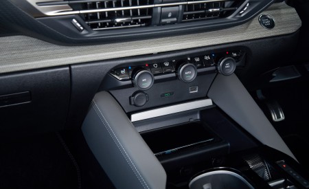 2022 Citroën C5 X Hybrid UK version Interior Detail Wallpapers 450x275 (59)