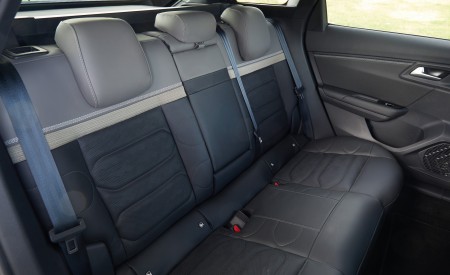 2022 Citroën C5 X Hybrid UK version Interior Rear Seats Wallpapers 450x275 (70)