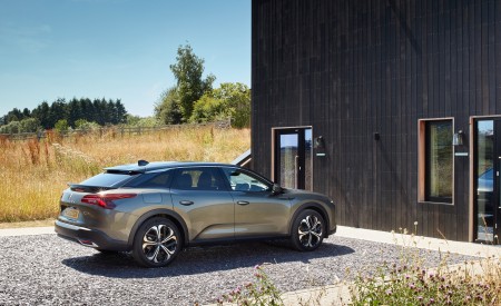 2022 Citroën C5 X Hybrid UK version Rear Three-Quarter Wallpapers 450x275 (14)