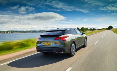 2022 Citroën C5 X Hybrid UK version Rear Three-Quarter Wallpapers 450x275 (7)