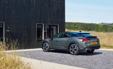 2022 Citroën C5 X Hybrid UK version Rear Three-Quarter Wallpapers 450x275 (15)