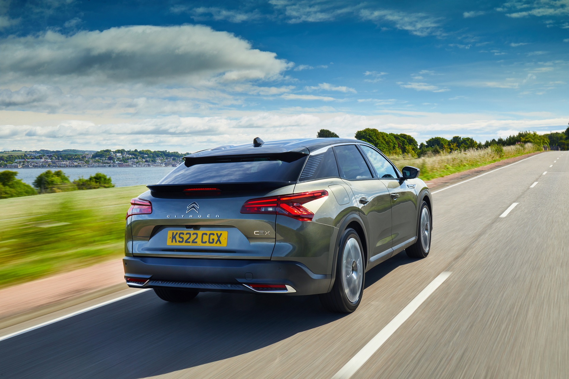2022 Citroën C5 X Hybrid (UK-Spec) Rear Three-Quarter Wallpapers (2)