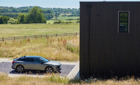 2022 Citroën C5 X Hybrid UK version Side Wallpapers 450x275 (17)