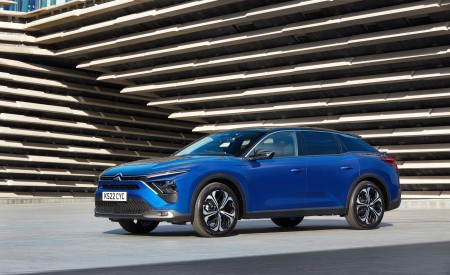 2022 Citroën C5 X UK version Front Three-Quarter Wallpapers 450x275 (7)