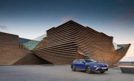 2022 Citroën C5 X UK version Front Three-Quarter Wallpapers 450x275 (13)