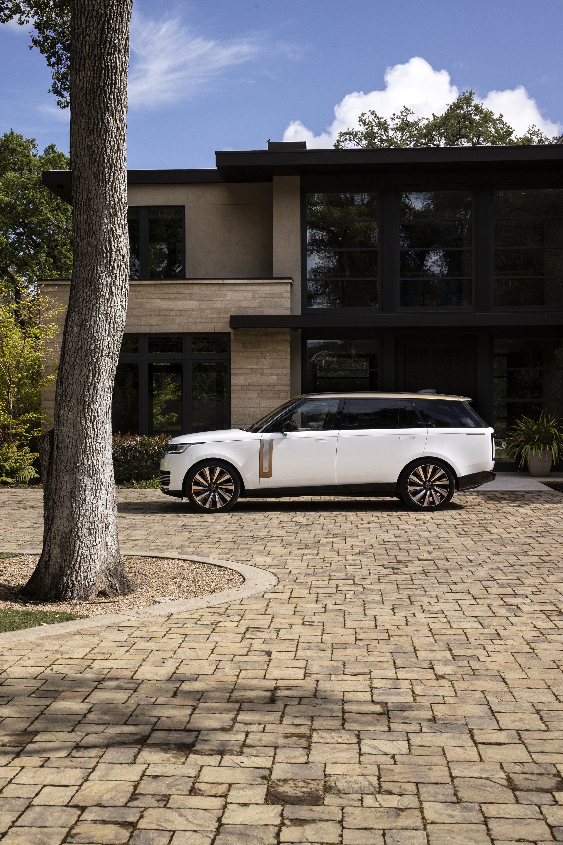 2022 Land Rover Range Rover SV Serenity Side Wallpapers (14)