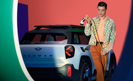 2022 MINI Aceman Concept Rear Wallpapers 450x275 (36)