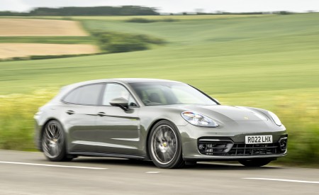 2022 Porsche Panamera 4 E-Hybrid Sport Turismo Platinum Edition (UK-Spec) Front Three-Quarter Wallpapers 450x275 (2)