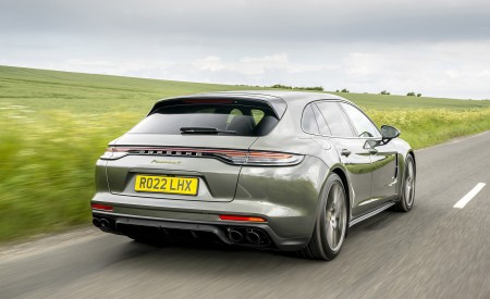 2022 Porsche Panamera 4 E-Hybrid Sport Turismo Platinum Edition (UK-Spec) Rear Three-Quarter Wallpapers 450x275 (5)