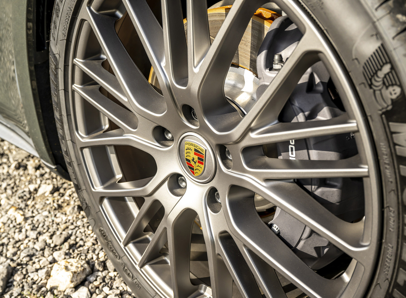 2022 Porsche Panamera 4 E-Hybrid Sport Turismo Platinum Edition (UK-Spec) Wheel Wallpapers (14)