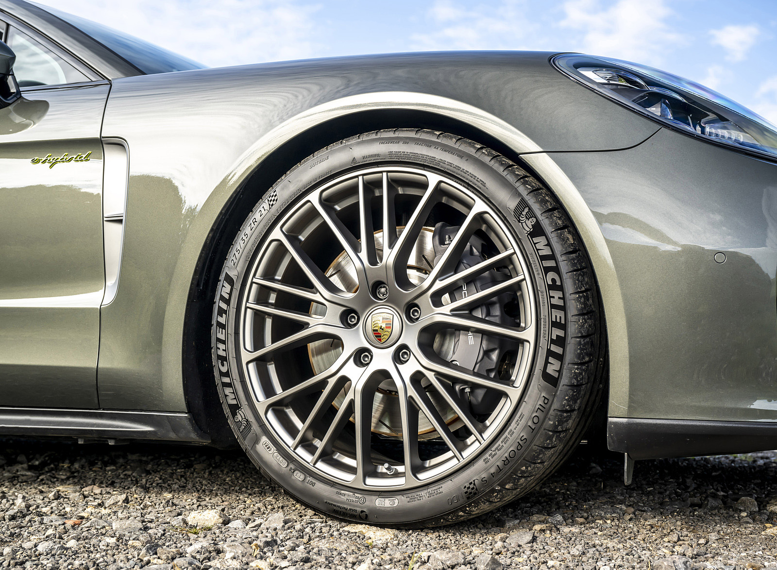 2022 Porsche Panamera 4 E-Hybrid Sport Turismo Platinum Edition (UK-Spec) Wheel Wallpapers (13)