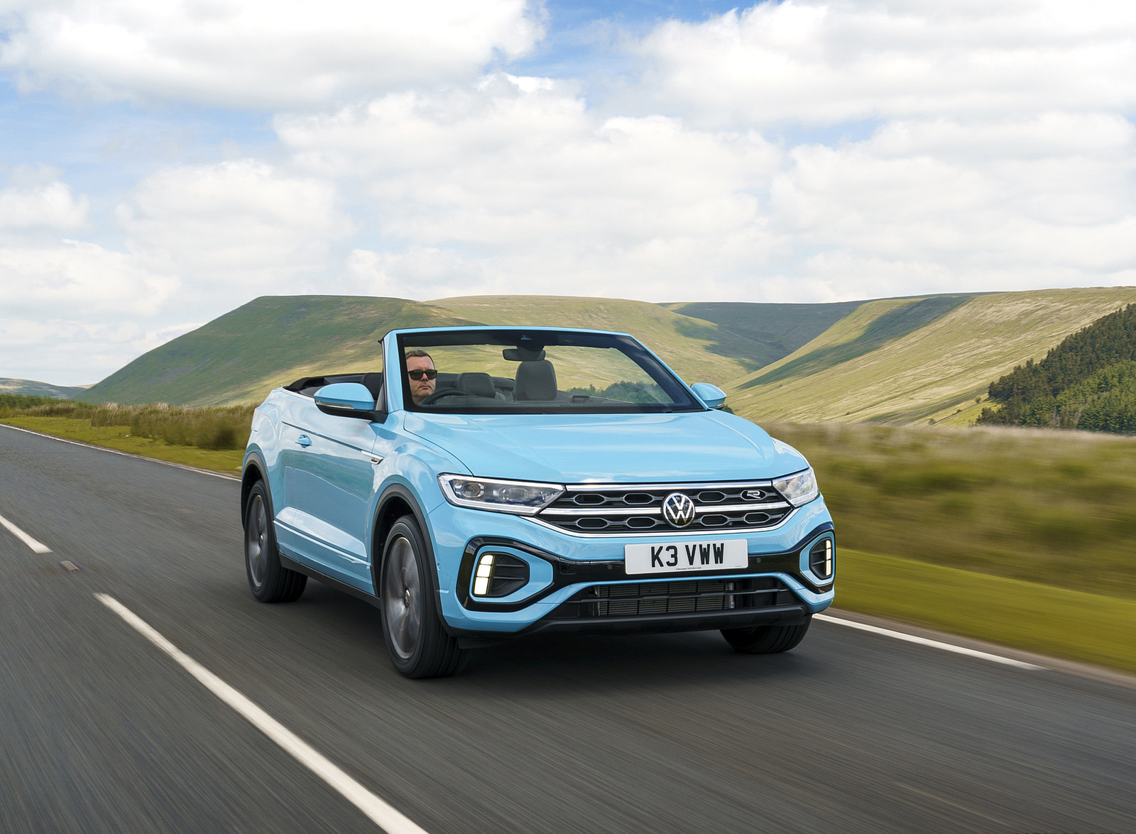 2022 Volkswagen T-Roc Cabriolet (UK-Spec) Front Wallpapers (11)