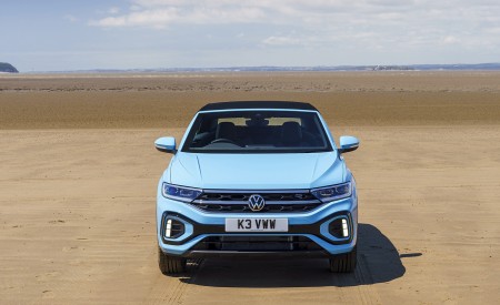 2022 Volkswagen T-Roc Cabriolet (UK-Spec) Front Wallpapers 450x275 (24)