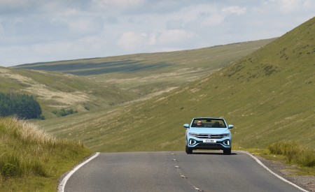 2022 Volkswagen T-Roc Cabriolet (UK-Spec) Front Wallpapers 450x275 (8)