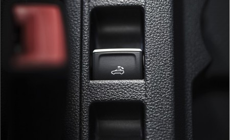 2022 Volkswagen T-Roc Cabriolet (UK-Spec) Interior Detail Wallpapers 450x275 (38)