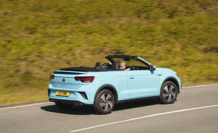 2022 Volkswagen T-Roc Cabriolet (UK-Spec) Rear Three-Quarter Wallpapers  450x275 (4)