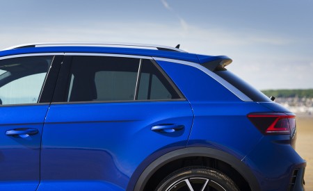 2022 Volkswagen T-Roc R (UK-Spec) Detail Wallpapers 450x275 (28)
