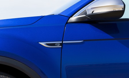 2022 Volkswagen T-Roc R (UK-Spec) Detail Wallpapers 450x275 (27)