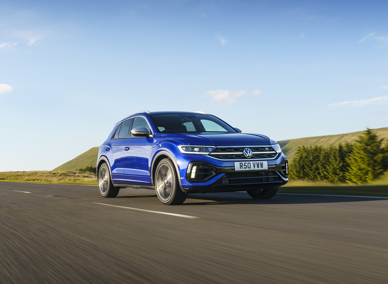 2022 Volkswagen T-Roc R (UK-Spec) Front Three-Quarter Wallpapers (13)
