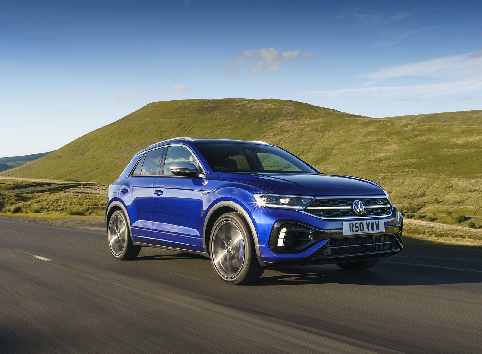 2022 Volkswagen T-Roc R (UK-Spec) Front Three-Quarter Wallpapers (8)