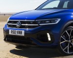 2022 Volkswagen T-Roc R (UK-Spec) Front Wallpapers  150x120 (23)