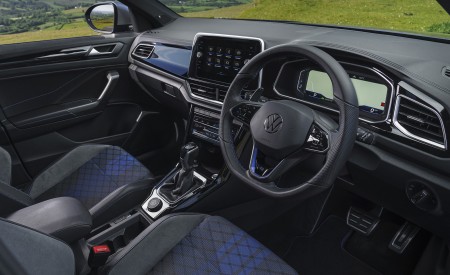 2022 Volkswagen T-Roc R (UK-Spec) Interior Wallpapers 450x275 (33)