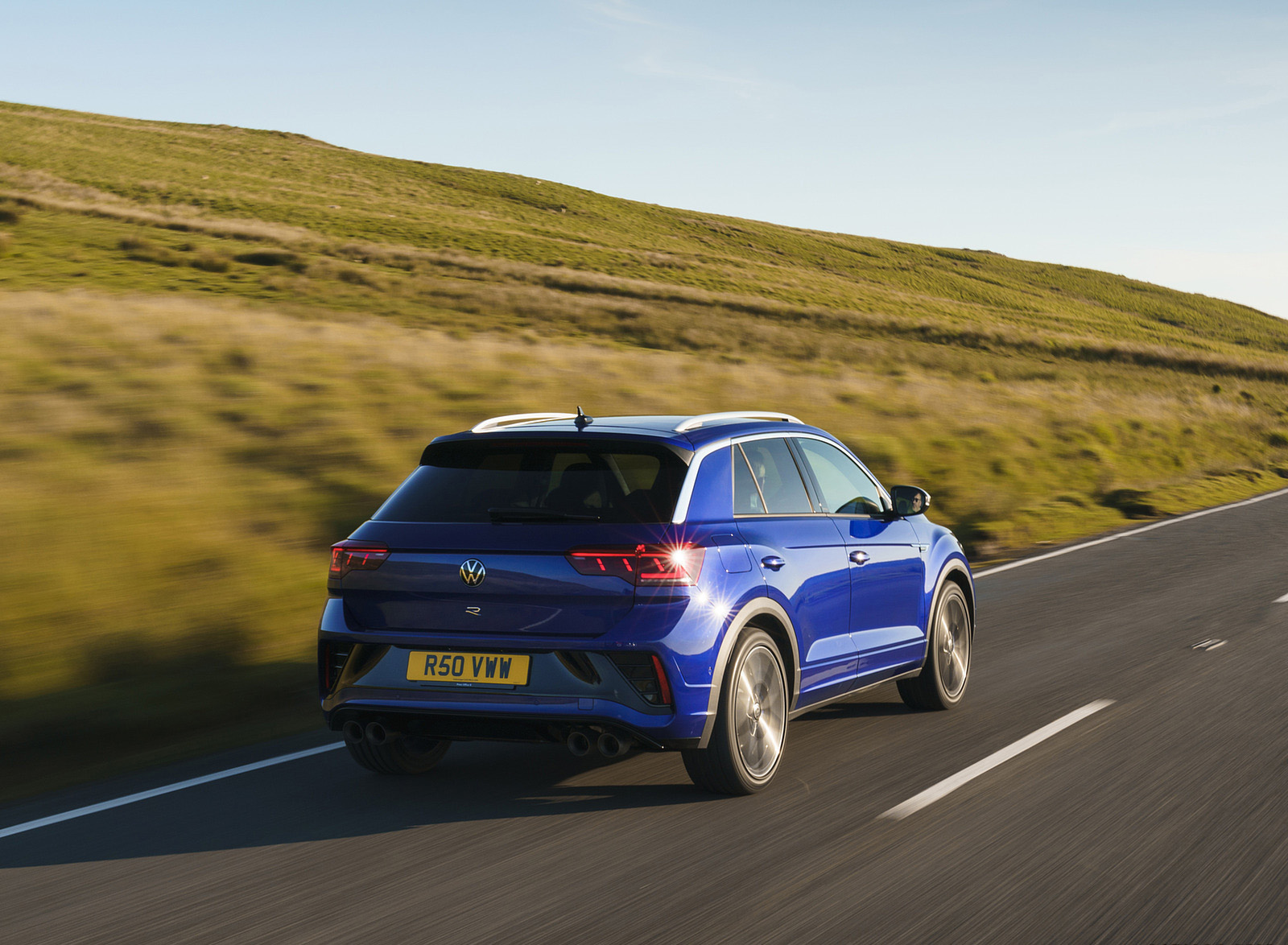 2022 Volkswagen T-Roc R (UK-Spec) Rear Three-Quarter Wallpapers (15)