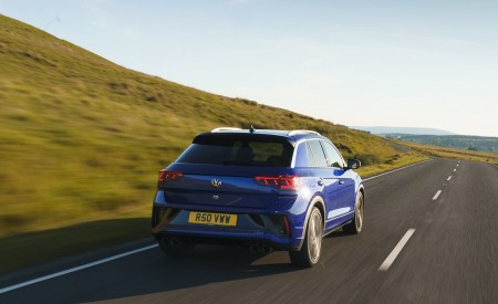2022 Volkswagen T-Roc R (UK-Spec) Rear Wallpapers 450x275 (16)