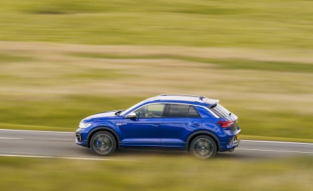 2022 Volkswagen T-Roc R (UK-Spec) Side Wallpapers 450x275 (12)