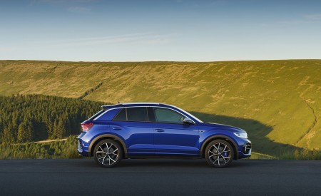 2022 Volkswagen T-Roc R (UK-Spec) Side Wallpapers 450x275 (22)
