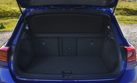 2022 Volkswagen T-Roc R (UK-Spec) Trunk Wallpapers 450x275 (52)