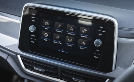 2022 Volkswagen T-Roc (UK-Spec) Central Console Wallpapers 450x275 (37)