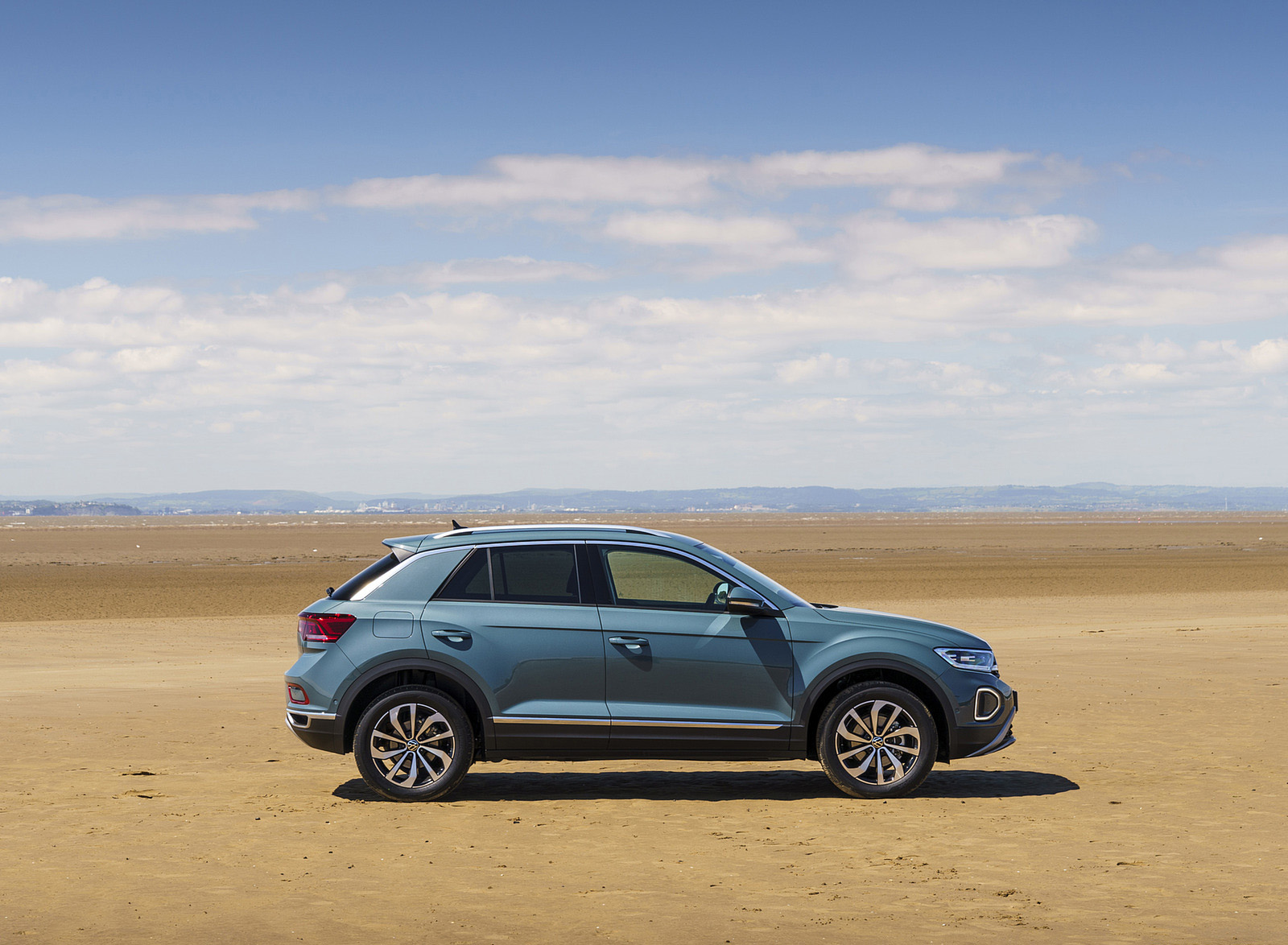 2022 Volkswagen T-Roc (UK-Spec) Side Wallpapers #24 of 43