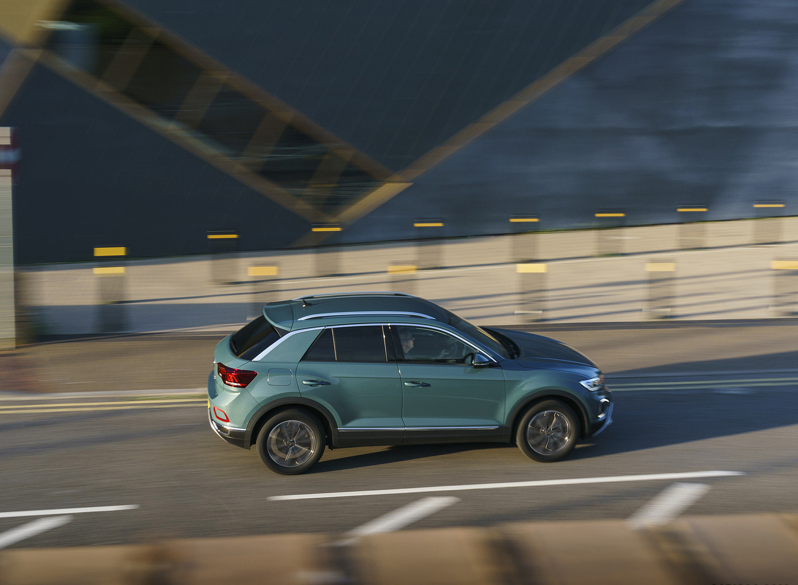 2022 Volkswagen T-Roc (UK-Spec) Side Wallpapers (14)