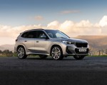 2023 BMW X1 xDrive23i M Sport (UK-Spec) Front Three-Quarter Wallpapers 150x120 (11)