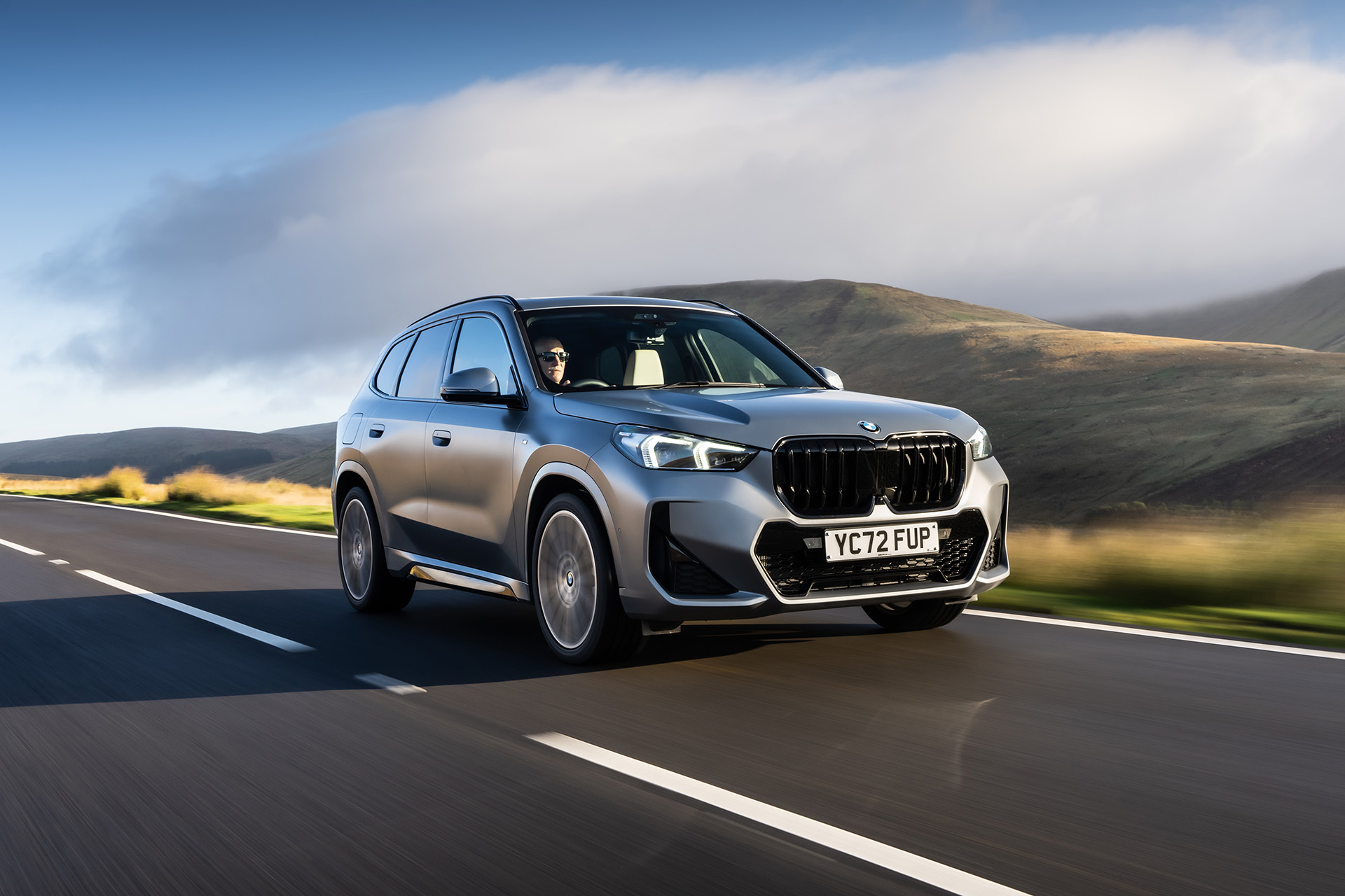 2023 BMW X1 xDrive23i M Sport (UK-Spec) Front Three-Quarter Wallpapers (1)